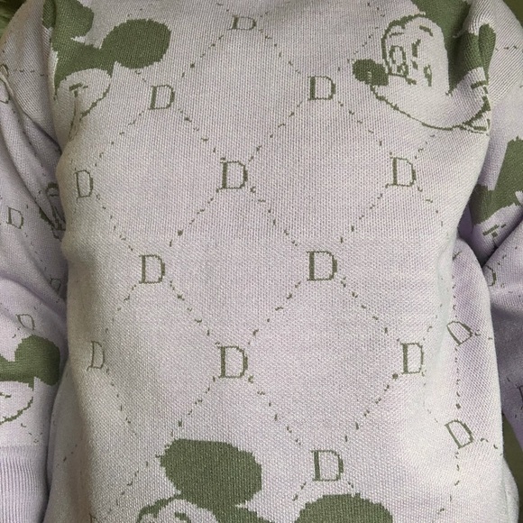 S O L D Disney sweatshirt inspired - Picture 15 of 16